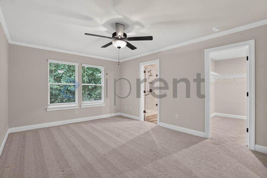 Building Photo - Unit
