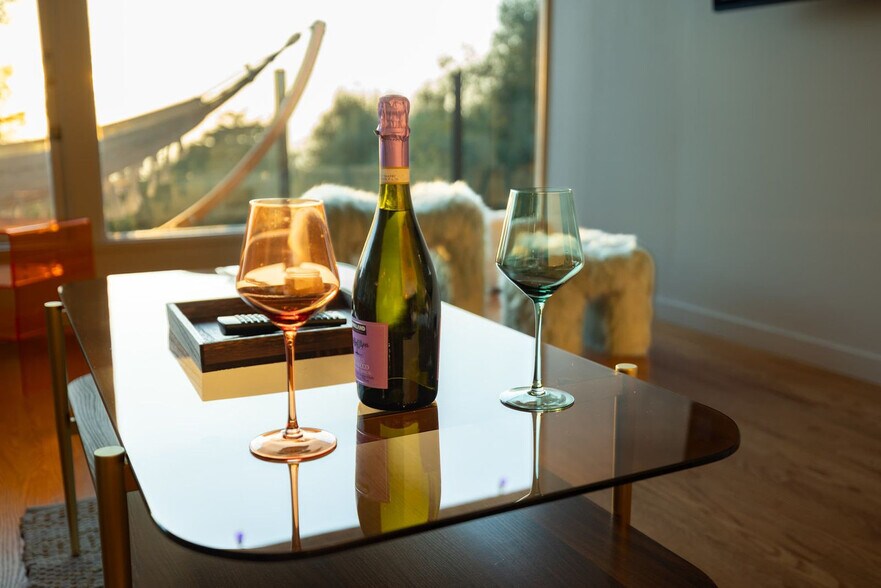 Building Photo - 1072 Keeler Ave