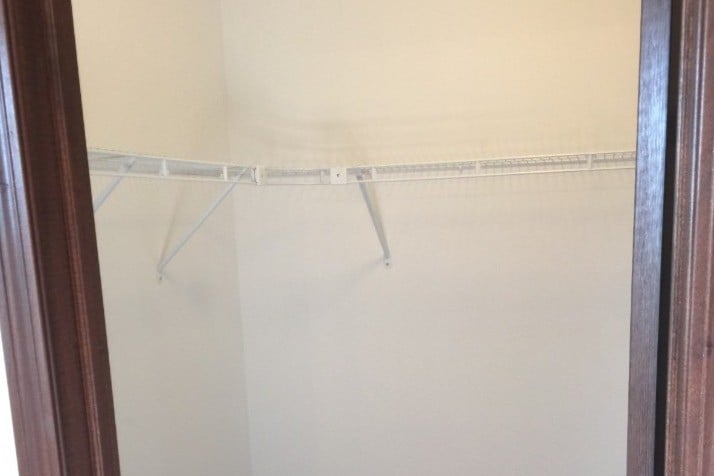 Walk In Closet - 1910 Wrigley St