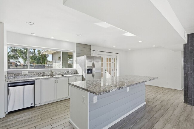 Building Photo - Pending/ Rented - Spacious 3-Bed, 2-Bath East Tucson Home with Large Yard & Open Layout