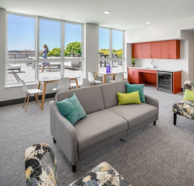 Building Photo - 3531 Washington St