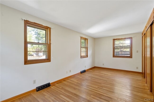Building Photo - 107 Overlook Dr