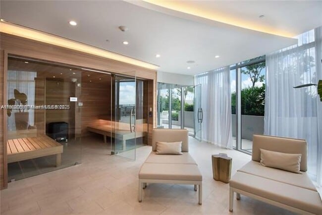 Building Photo - 488 NE 18th St