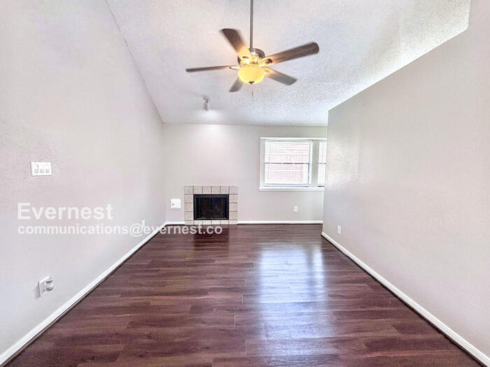 Building Photo - 2734 Indian Trail Dr