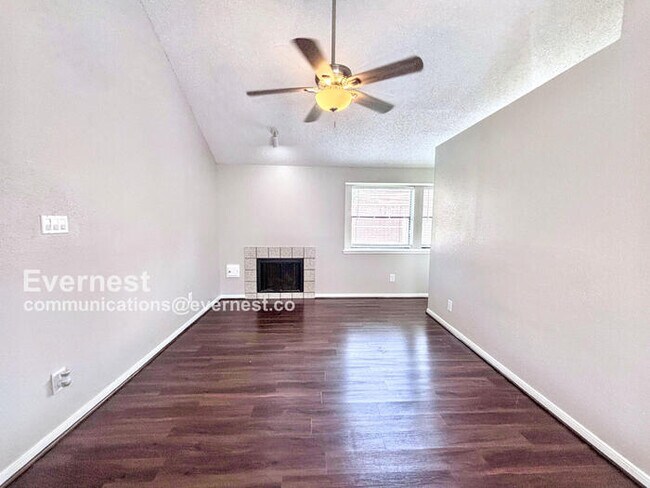 Building Photo - 2734 Indian Trail Dr