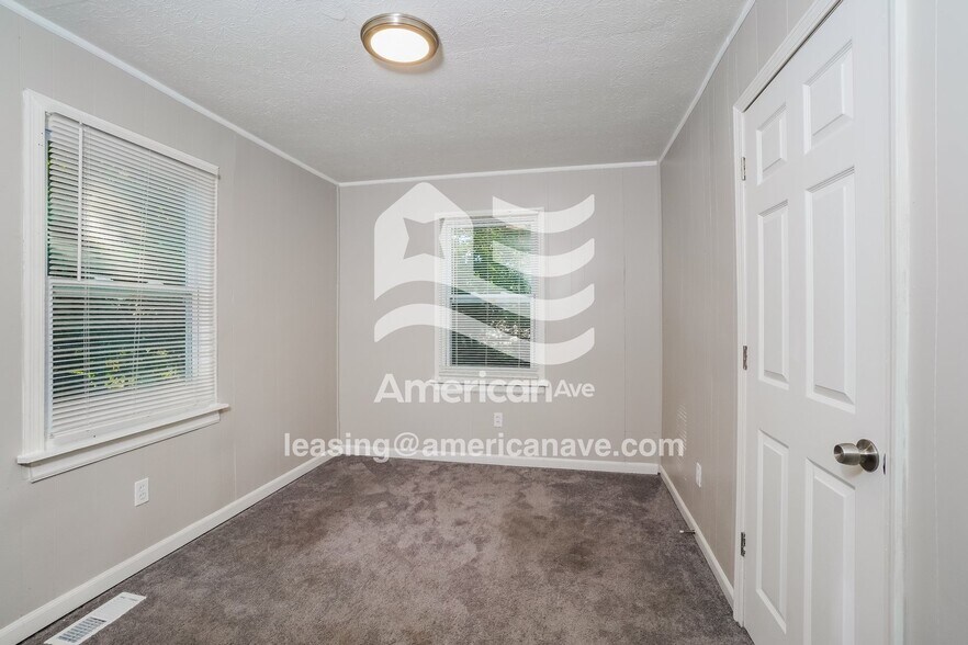 Building Photo - 2721 Algonquin Pkwy