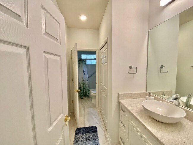 Building Photo - Renovated Haile Plantation Home – Move-In ...