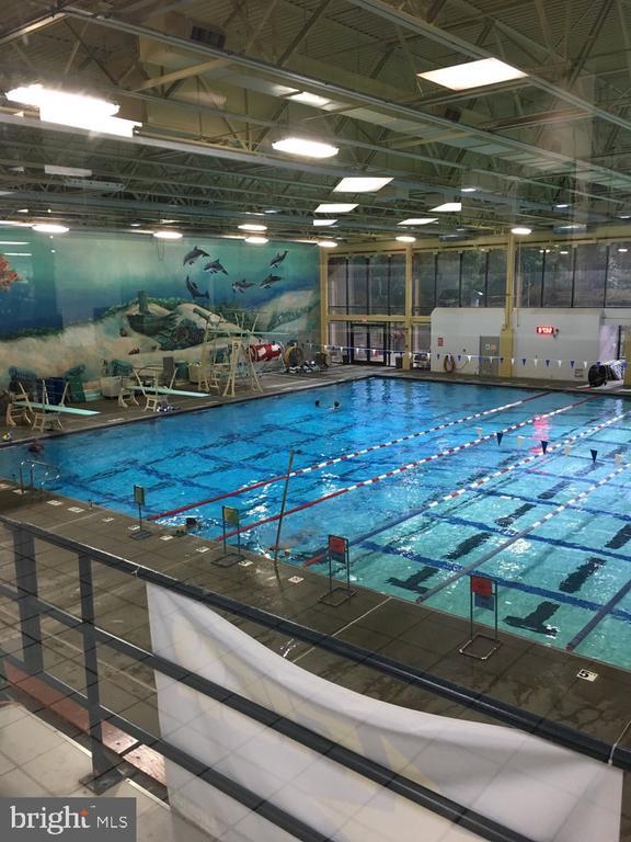 Building Photo - 4848 Red Fox Dr