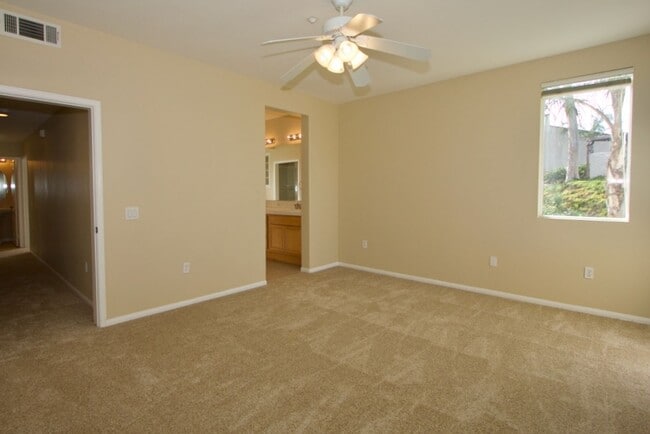 Building Photo - Carlsbad Condo West of 5 Freeway with Lagoon Views - Available June 1st!