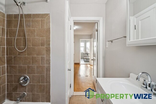 Building Photo - 5961 Benton Heights Ave