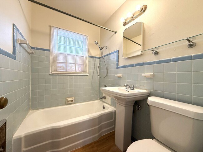 Building Photo - Welcome Home! 15% Discount for two months!!