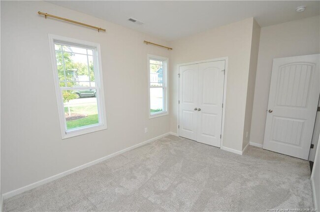 Building Photo - 84 Fairview St