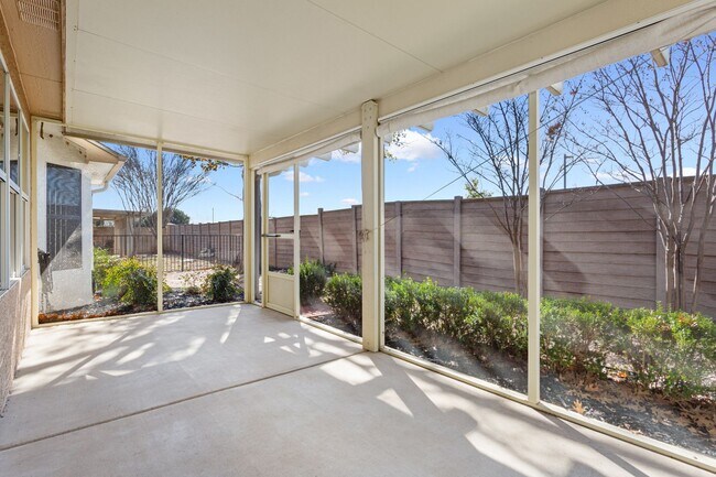 Building Photo - 121 Plover Pass