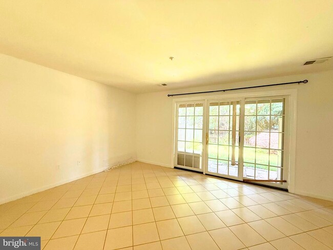 Building Photo - 14051 Jump Dr