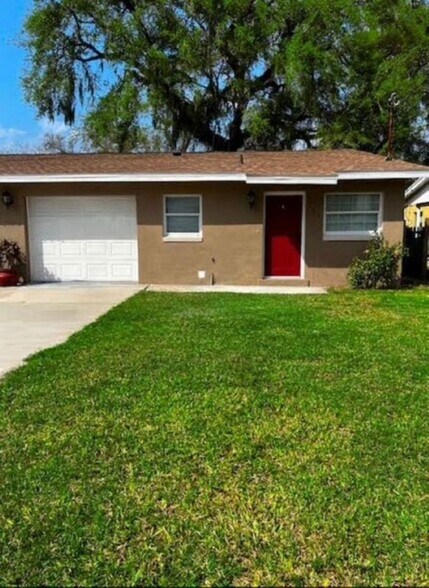 Primary Photo - 767 E Warren Ave