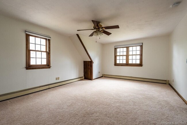 Building Photo - 131 Hemlock Dr