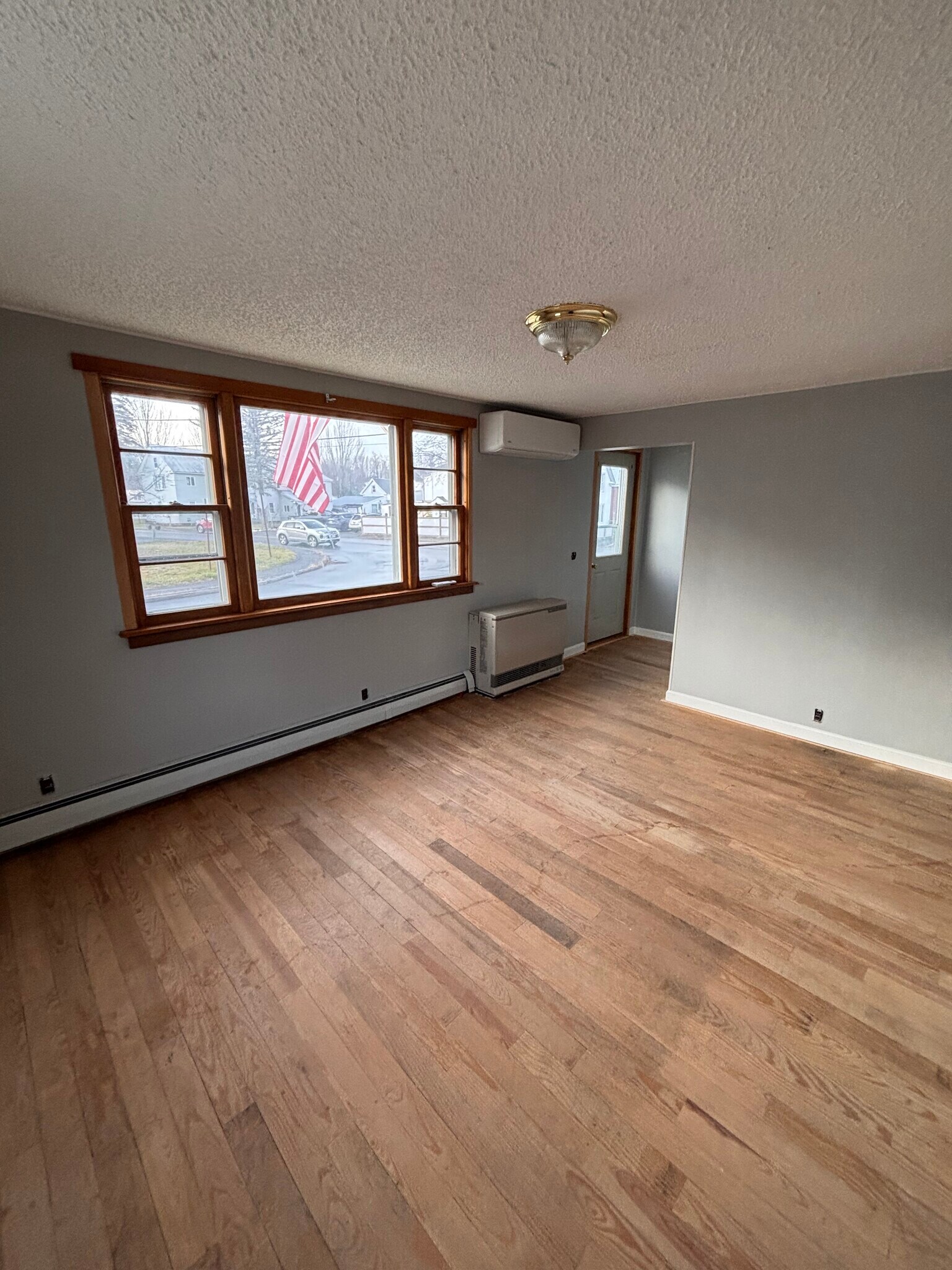 Building Photo - 194 Water St