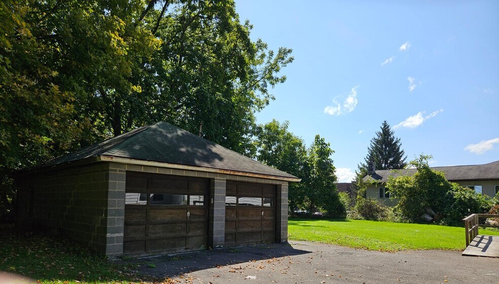One garage space available - 244 Vineyard Ave