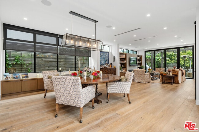 Building Photo - 2230 Malcolm Ave