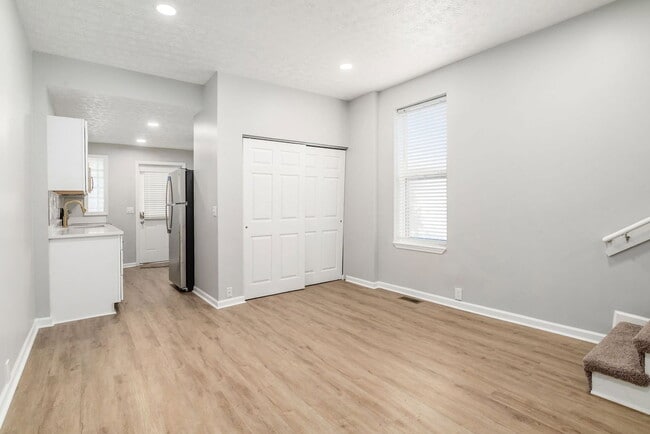 Building Photo - 426 E Mithoff St