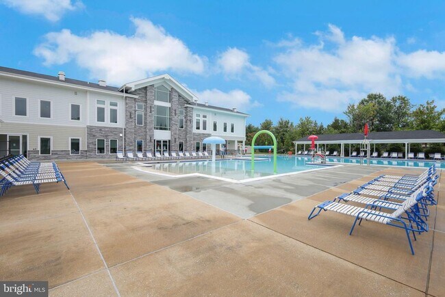 Building Photo - 9850 Solar Course