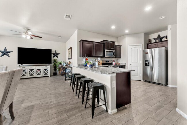 Building Photo - 7533 Orion Rd