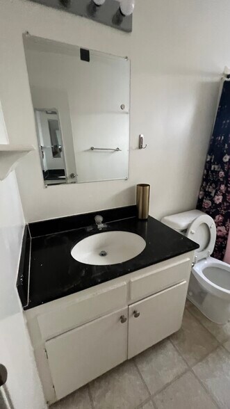 Building Photo - 3562 Mentone Ave