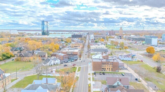 Building Photo - 530 Main St