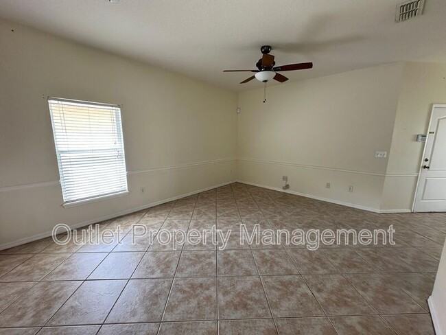 Building Photo - 4749 Waterside Pointe Cir