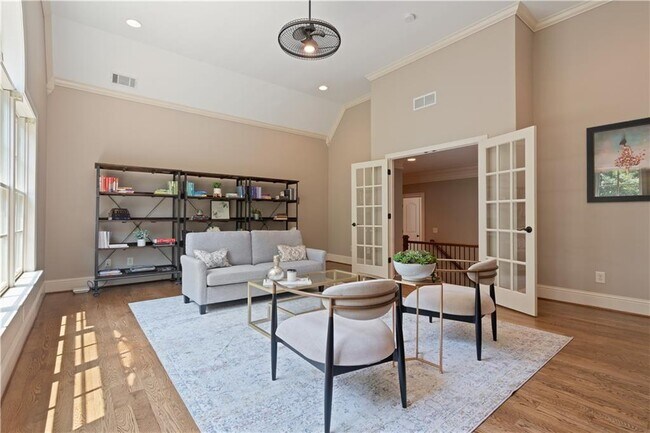 Building Photo - 6327 Howell Cobb Ct
