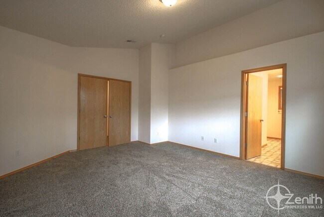 Building Photo - 5408 P St