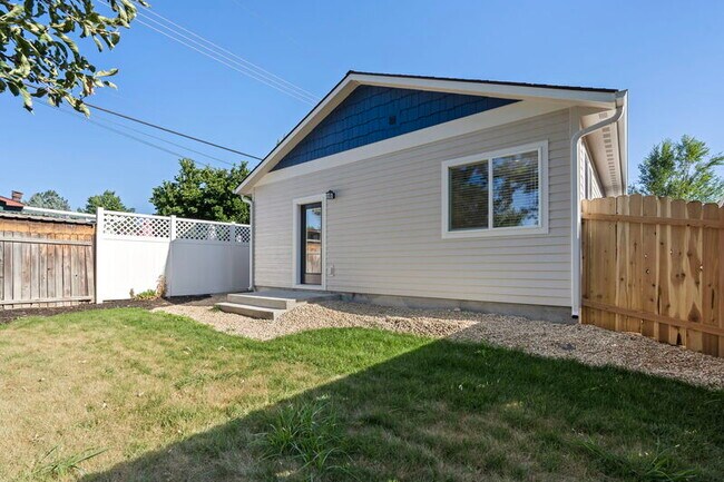 Building Photo - 3716 Custer Dr