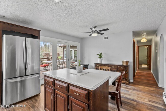 Building Photo - 1244 Whitesville Rd