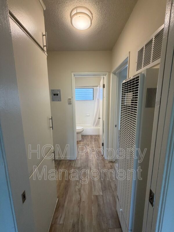 Building Photo - 4714 Slauson Ave
