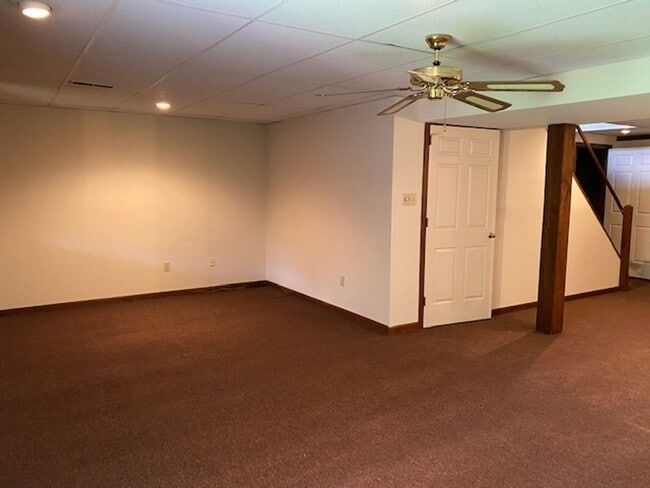 Building Photo - 3 bedroom 4 bathroom home in Lancaster tow...