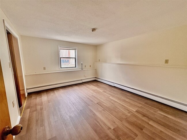 Building Photo - 1613 Newell Rd