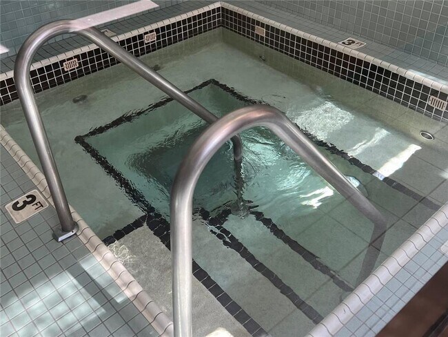 Building Photo - 401 S 1st St