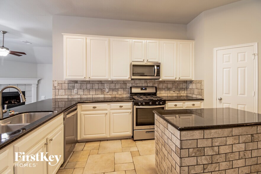 Building Photo - 3111 Bay Spring Dr