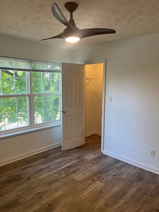 Building Photo - 1414 E New York St