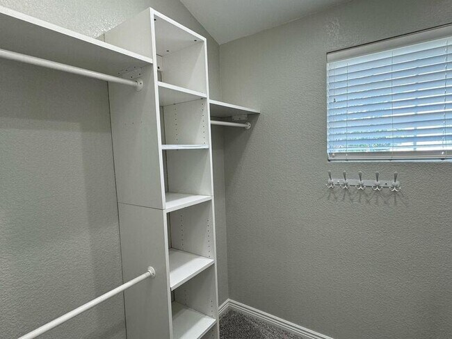 Building Photo - 135 Galapago St