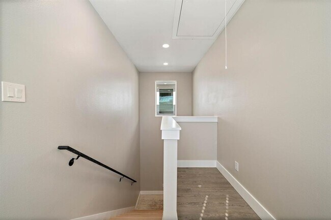Building Photo - 4909 Fisk St
