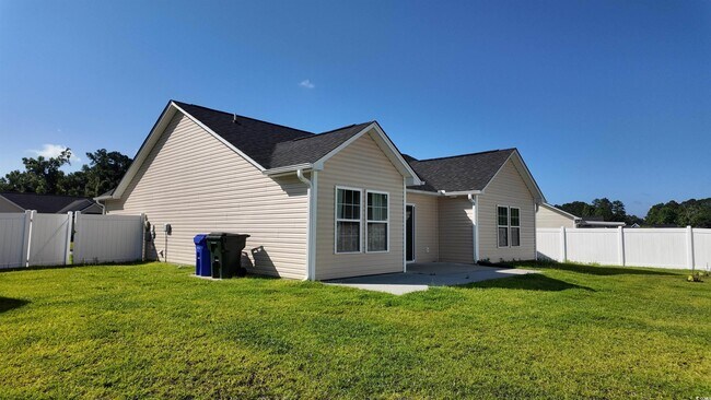 Building Photo - 1561 Heirloom Dr
