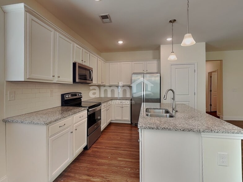 Building Photo - 1221 Bordeau Way