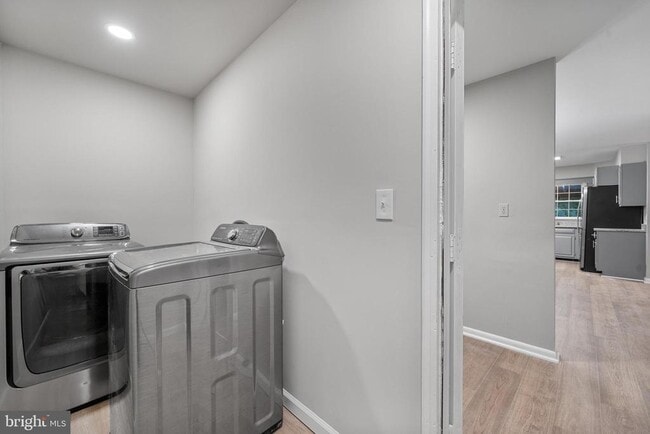 Building Photo - 7795 Penn Manor Ct