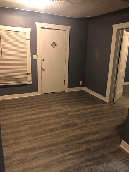 Building Photo - 21059 Glen Lodge Rd