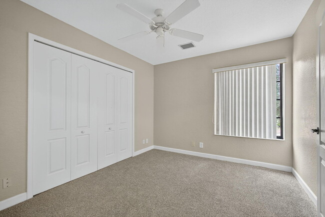 Building Photo - 131 Island Way