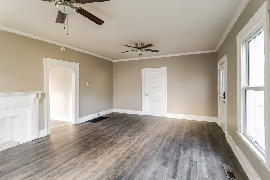 Building Photo - 1141 Boulevard