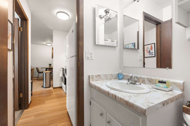 Building Photo - 2601 University Ave