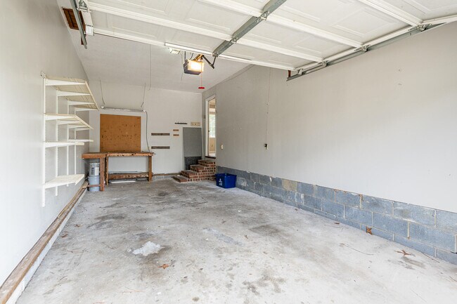 Building Photo - 622 Ridgefield Dr