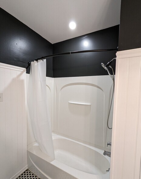 bathroom - 4619 Southern Pky